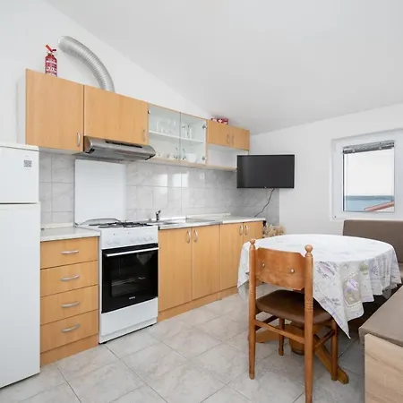 By The Sea Tkon, Pasman - 17360 דירה